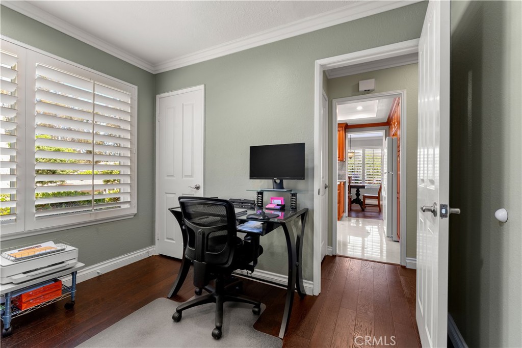 6512 E Camino Vista 1