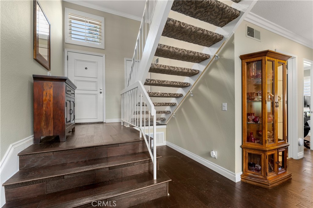 6512 E Camino Vista 1