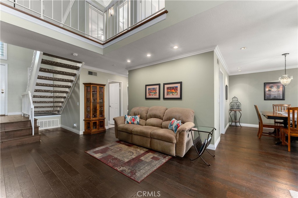 6512 E Camino Vista 1