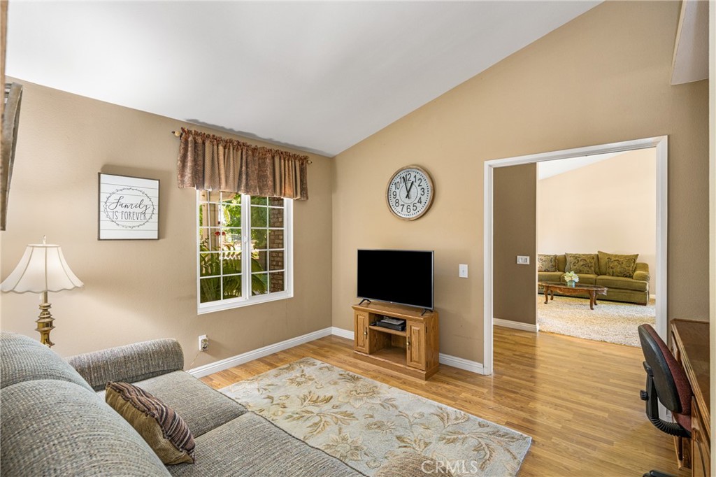 21430 Via Del Parque