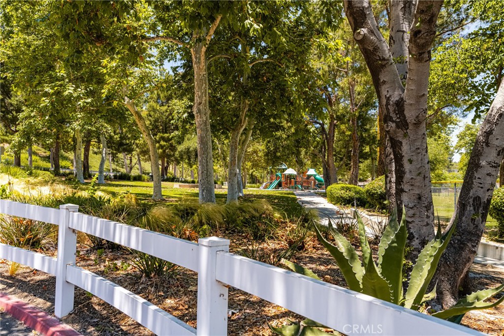 21430 Via Del Parque