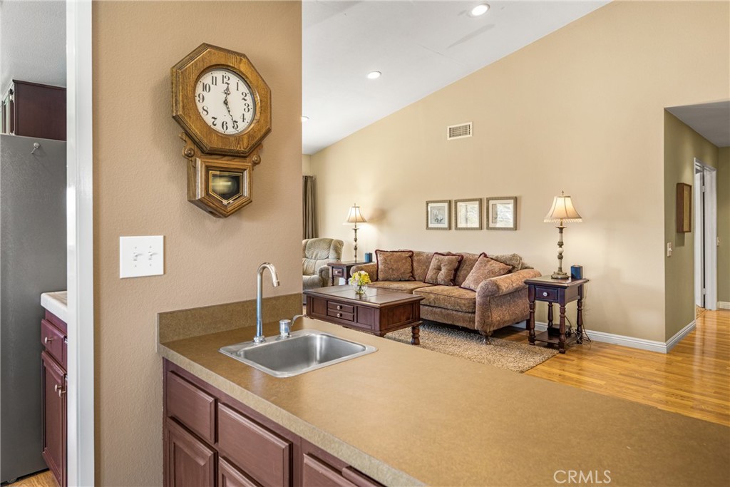 21430 Via Del Parque