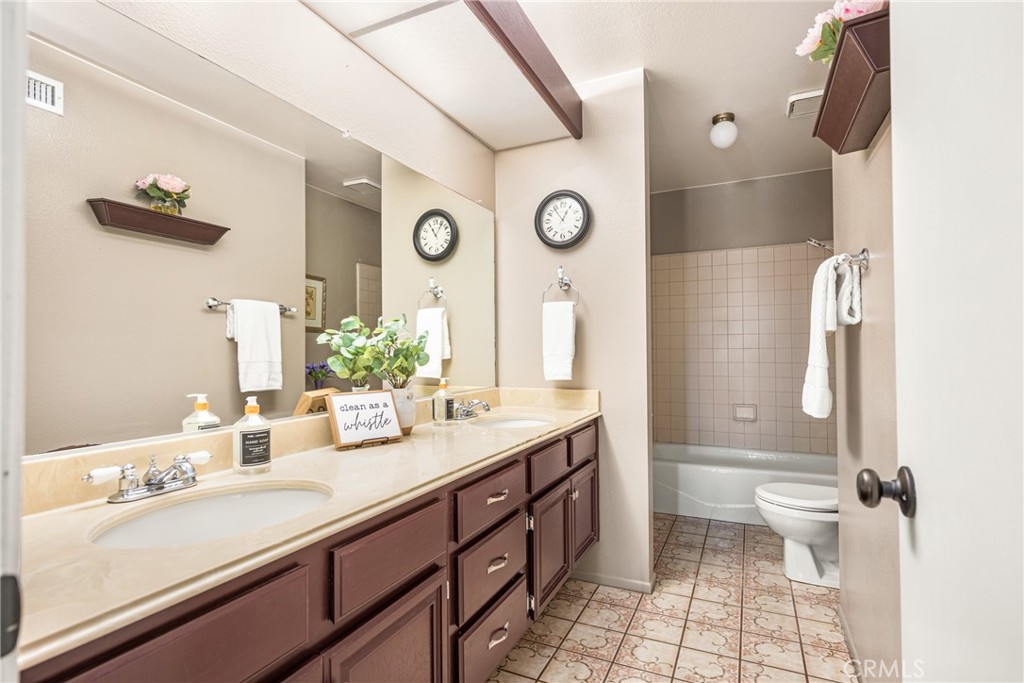 21430 Via Del Parque