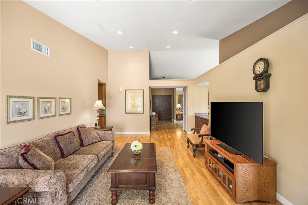 21430 Via Del Parque