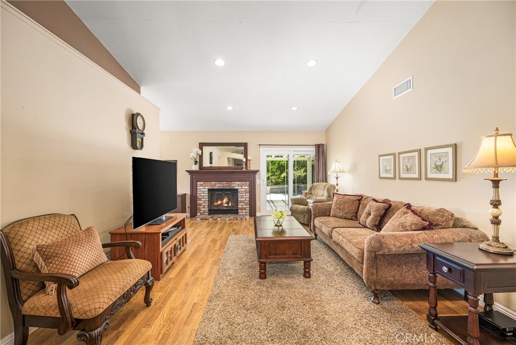 21430 Via Del Parque