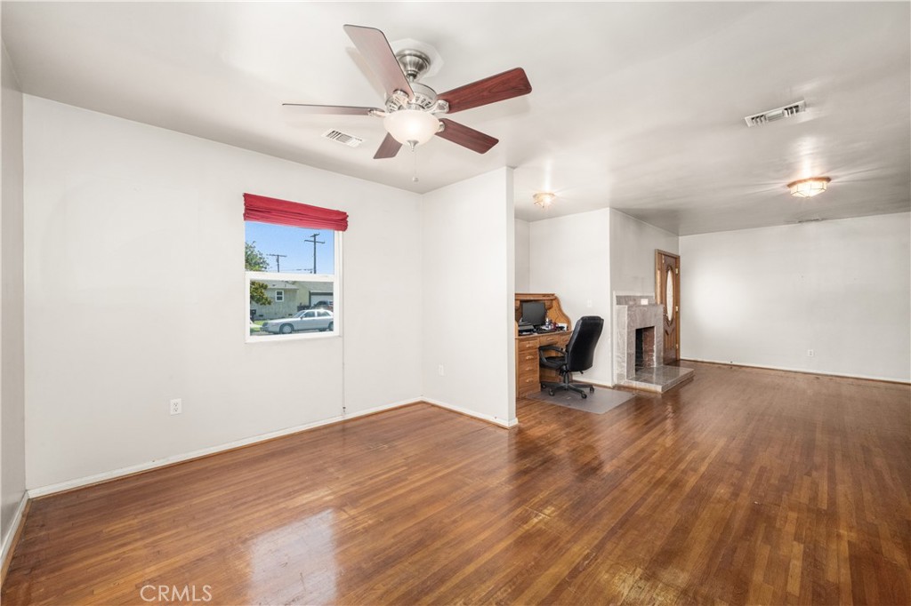 5117 E Pageantry Street