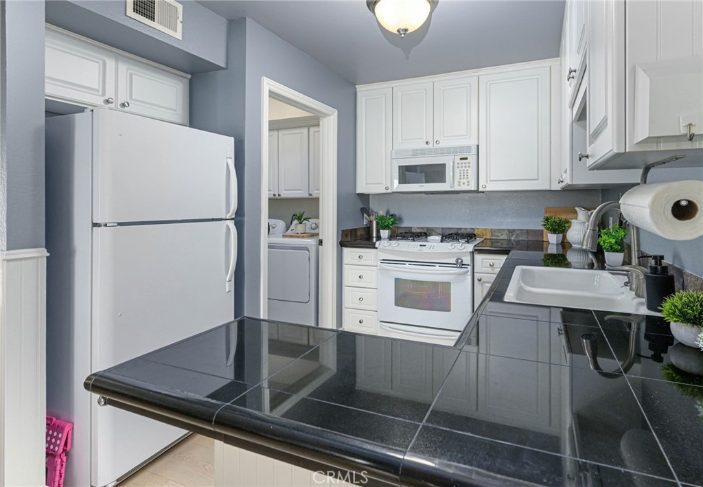 5645 E AVENIDA DE VIENTOS