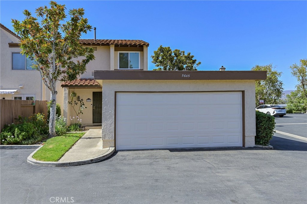 5645 E AVENIDA DE VIENTOS