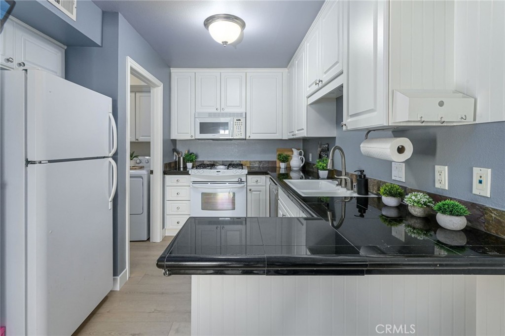 5645 E AVENIDA DE VIENTOS