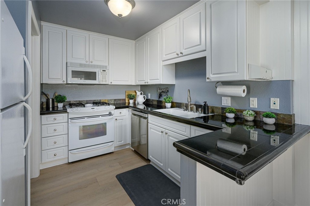 5645 E AVENIDA DE VIENTOS