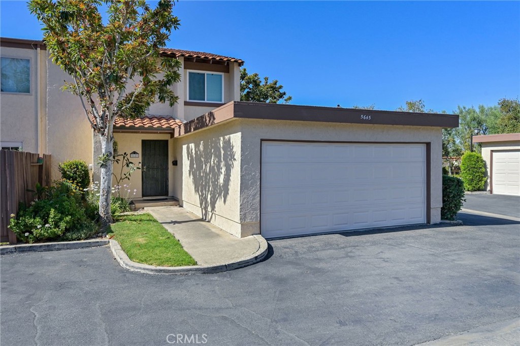 5645 E AVENIDA DE VIENTOS