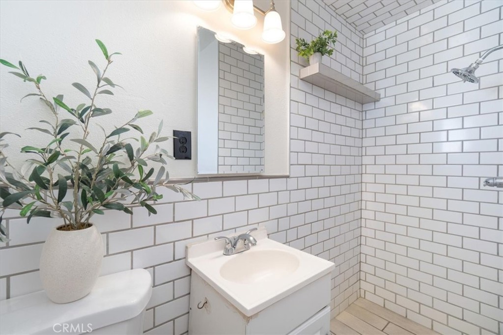 1103 Broadmoor Avenue