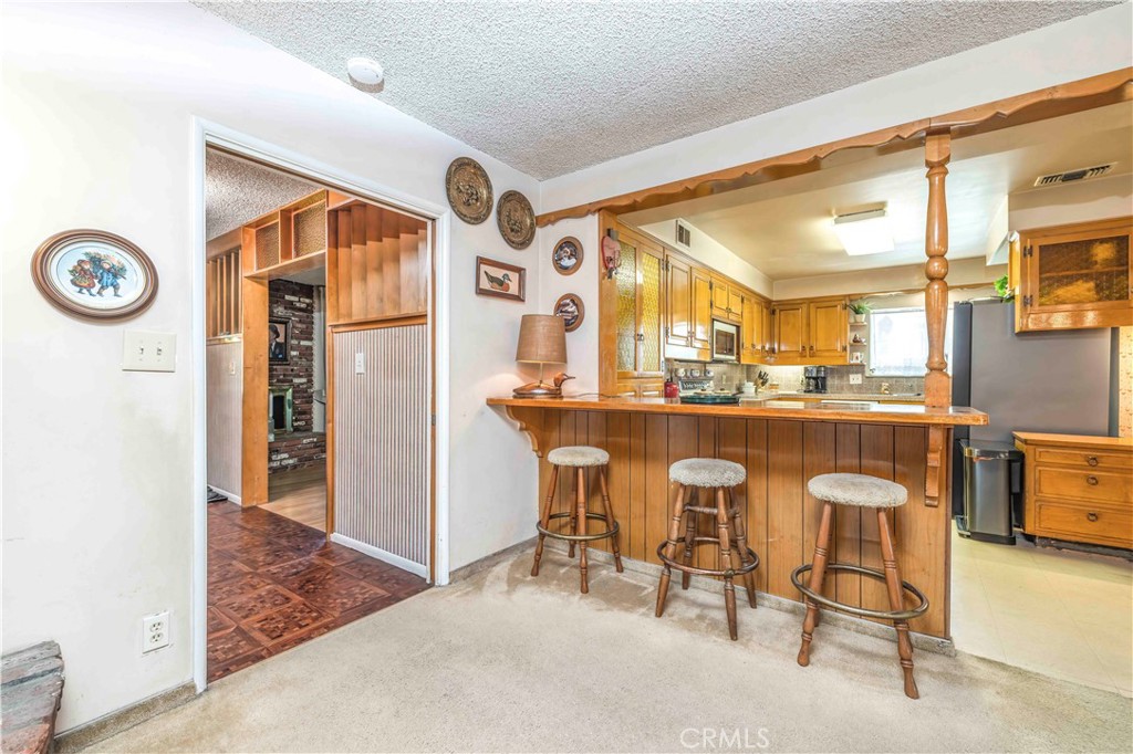 2292 N n. orange grove ave. N