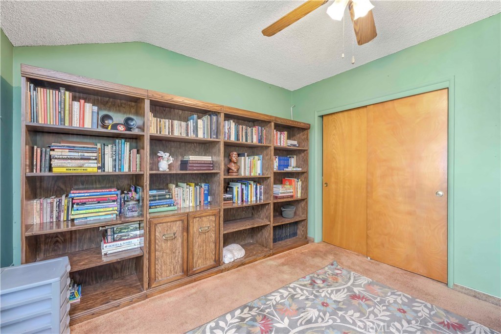 2292 N n. orange grove ave. N