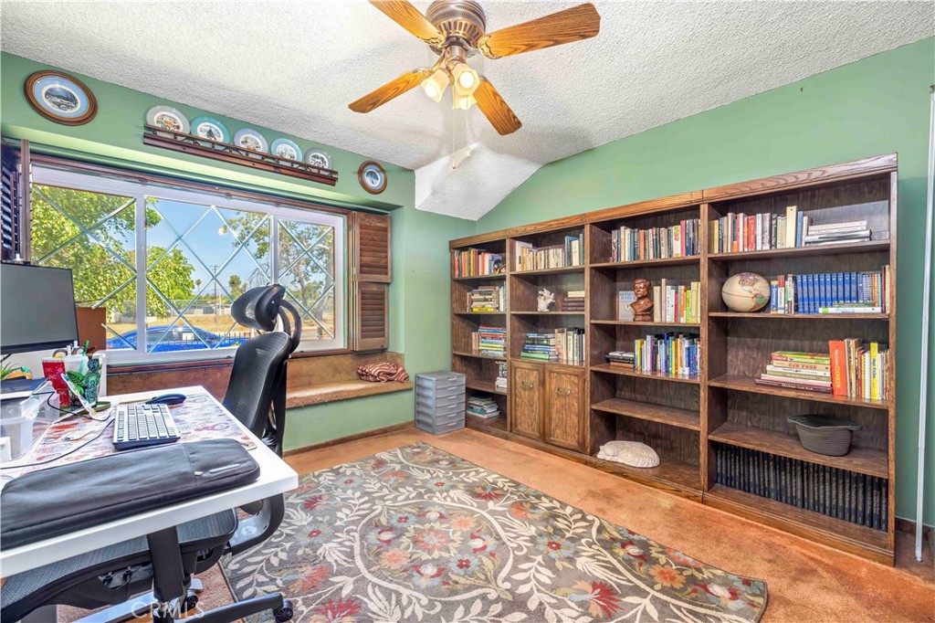 2292 N n. orange grove ave. N