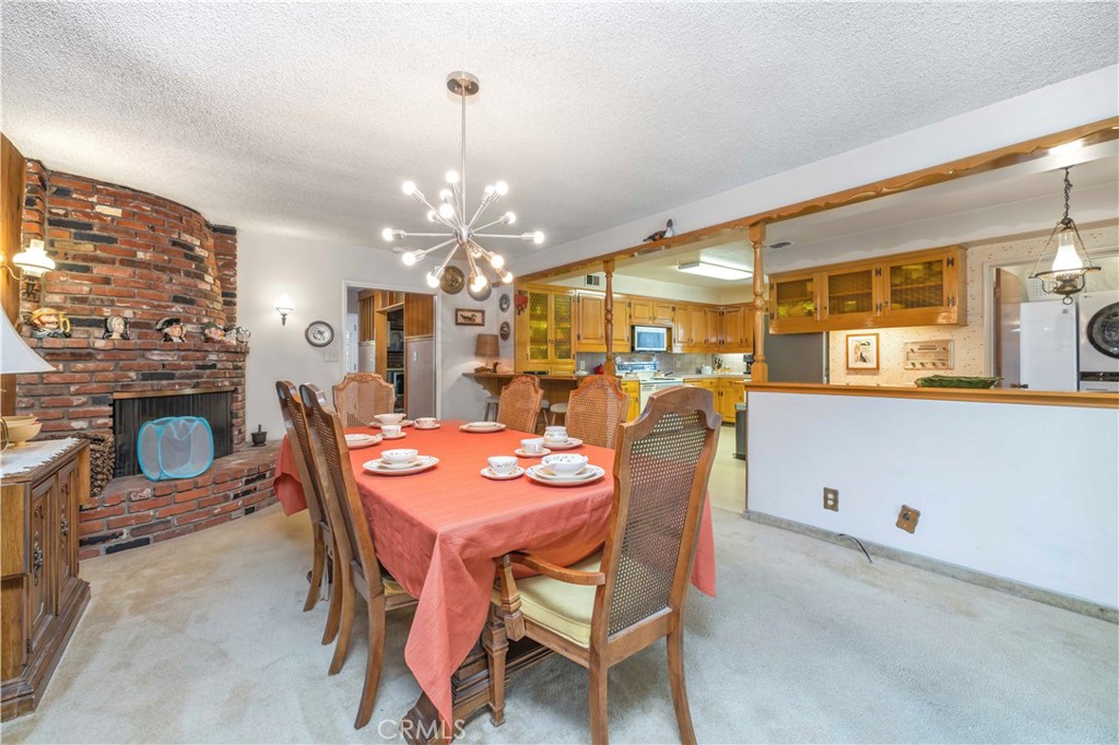 2292 N n. orange grove ave. N