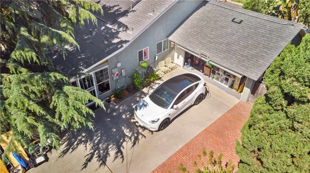 2292 N n. orange grove ave. N