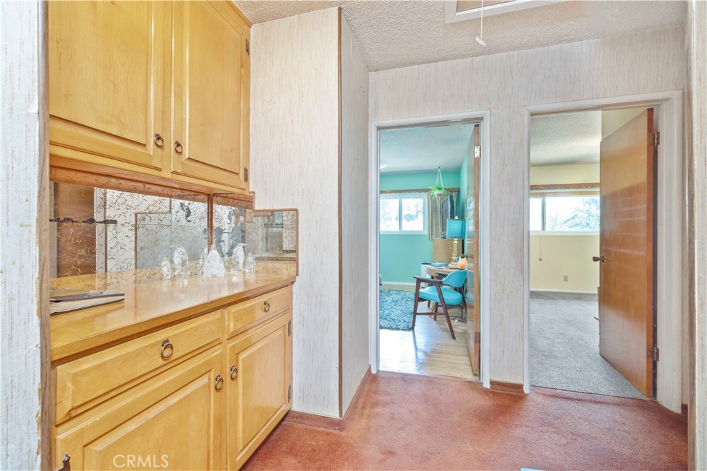 2292 N n. orange grove ave. N