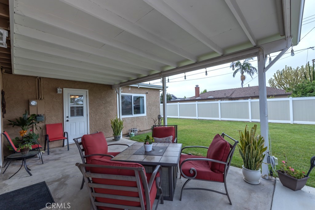 2134 E Chestnut Avenue