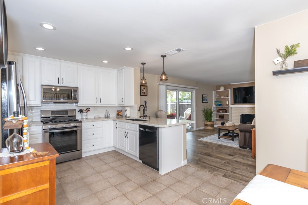 2134 E Chestnut Avenue