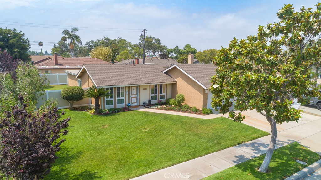 2134 E Chestnut Avenue