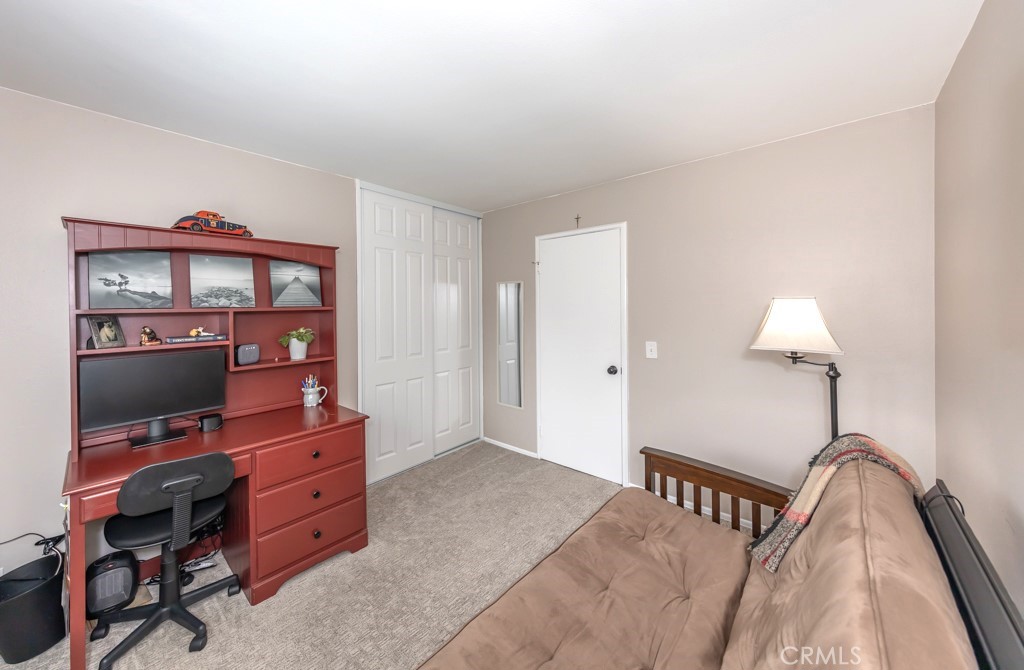 2134 E Chestnut Avenue