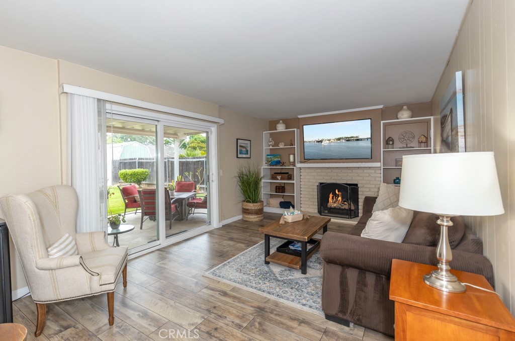 2134 E Chestnut Avenue