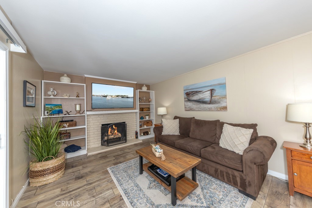 2134 E Chestnut Avenue