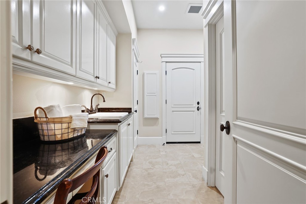 3061 Inverness Drive