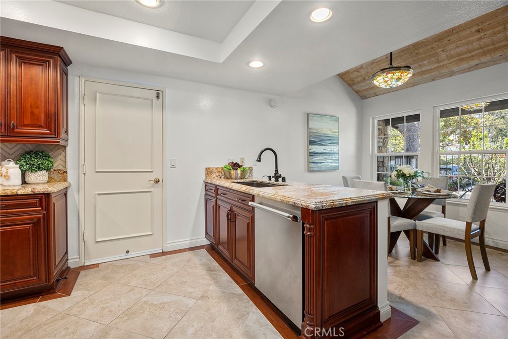 6103 E Morningview Drive 7