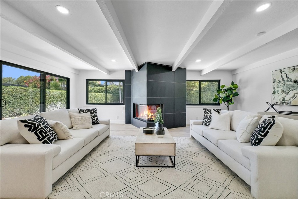 7825 E Ritchie Street