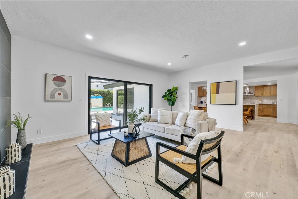 7825 E Ritchie Street