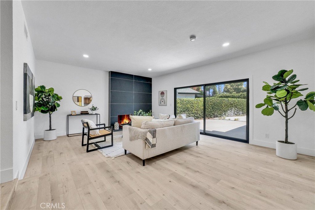 7825 E Ritchie Street