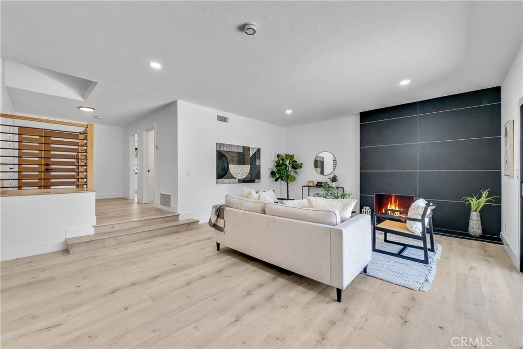 7825 E Ritchie Street