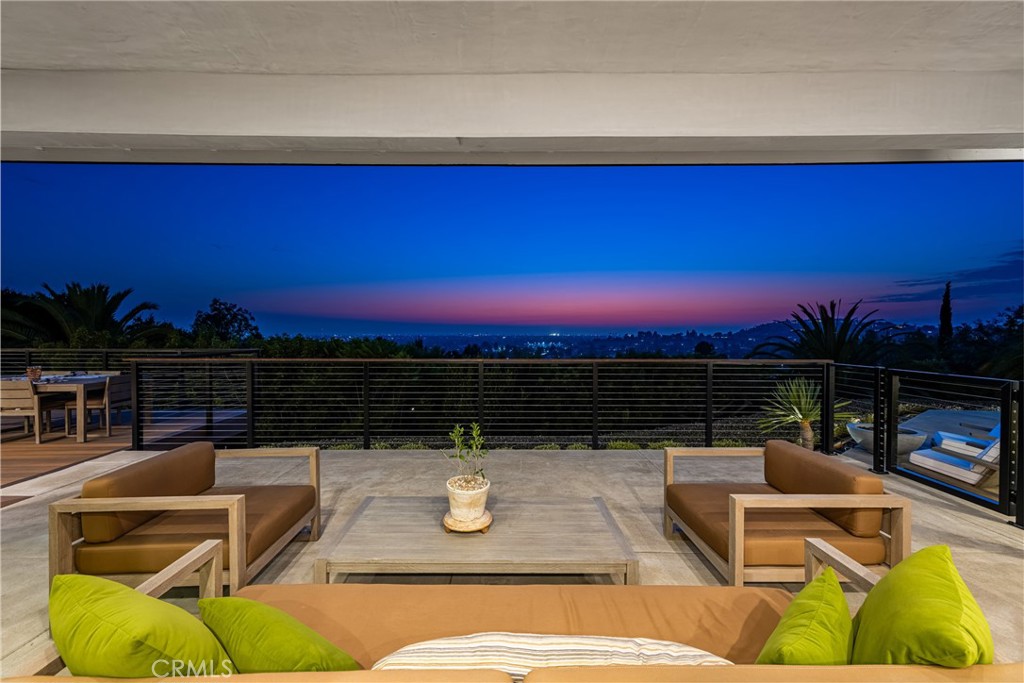 11325 La Vereda Drive