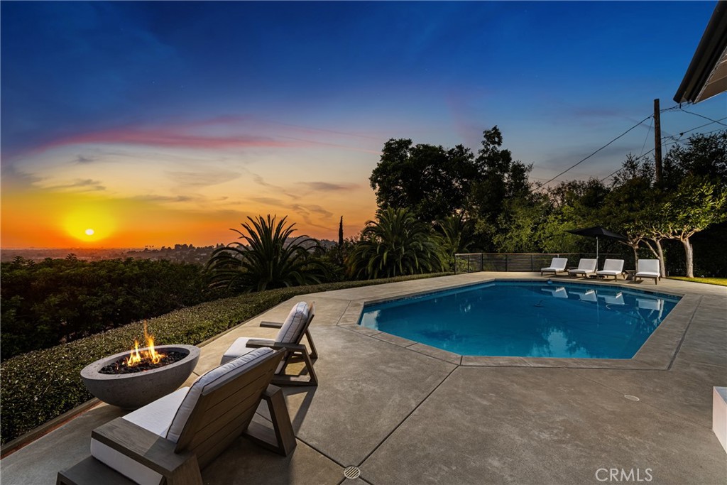 11325 La Vereda Drive