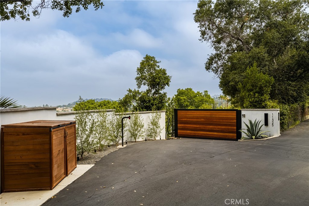 11325 La Vereda Drive