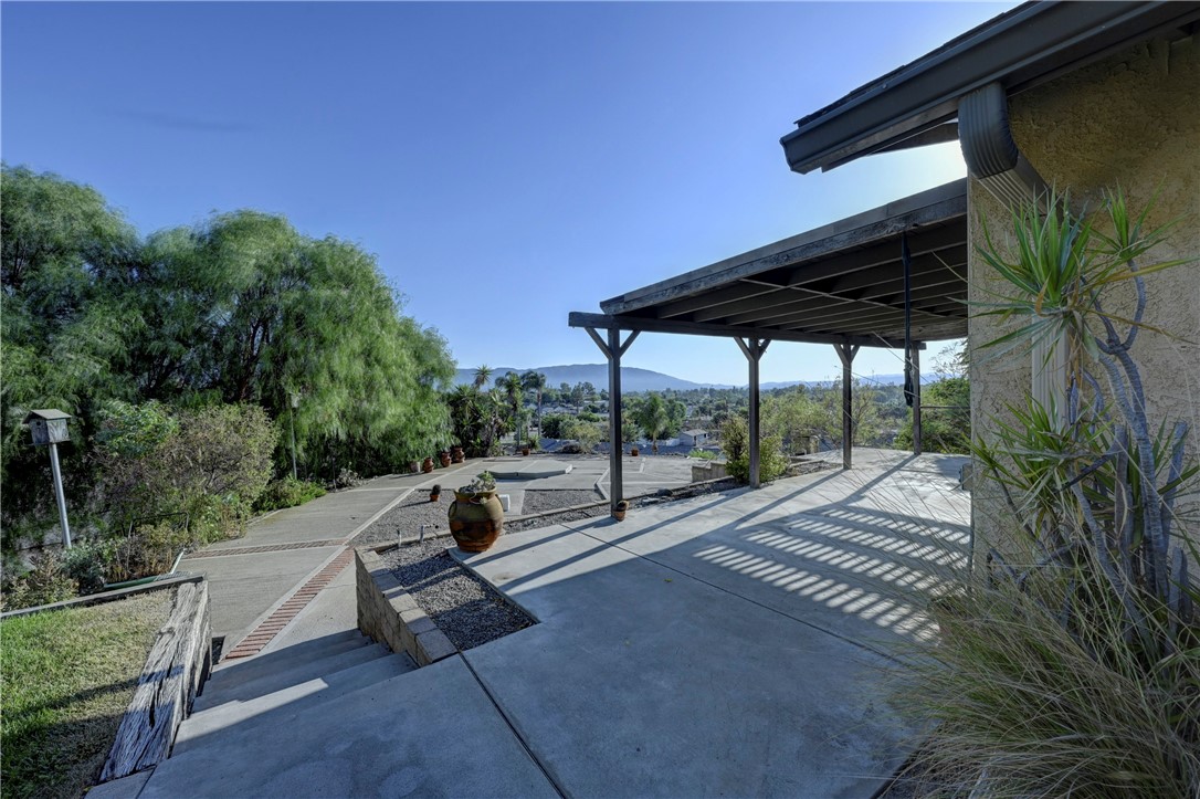 2481 Hillside Avenue