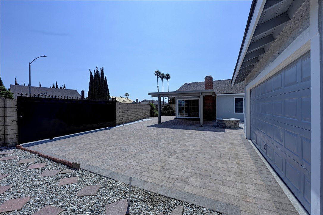 1850 North Cymbal Place