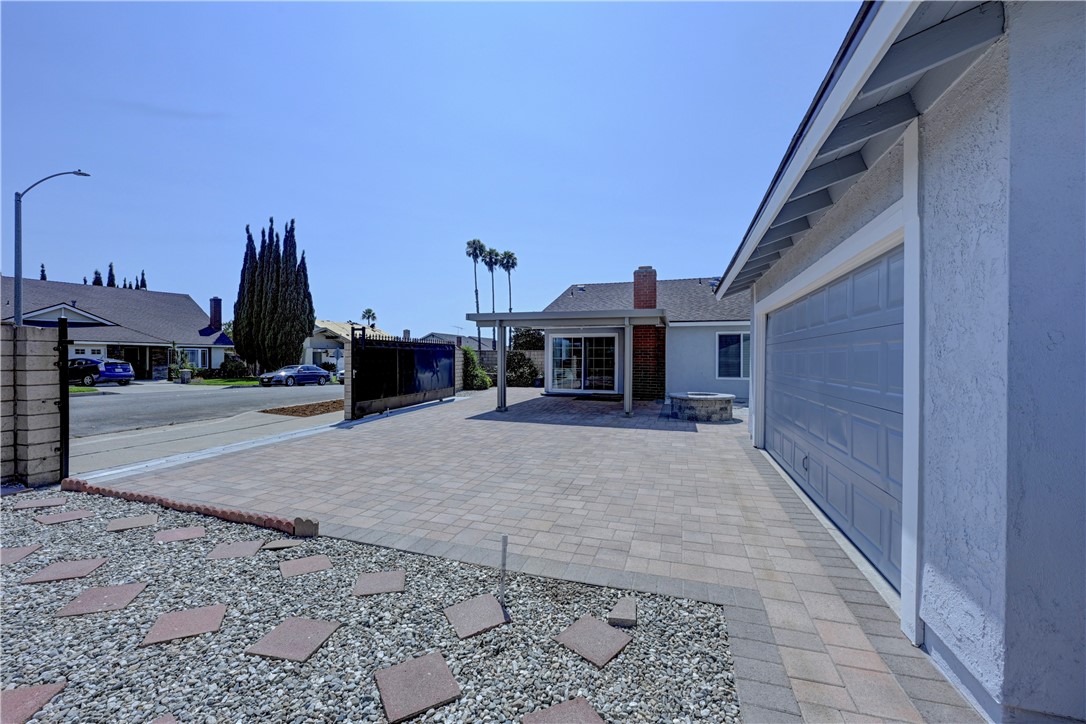 1850 North Cymbal Place