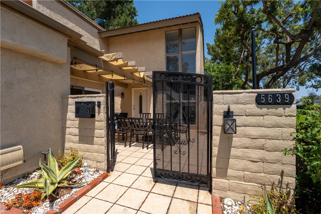 5639 E Vista Del Cerro