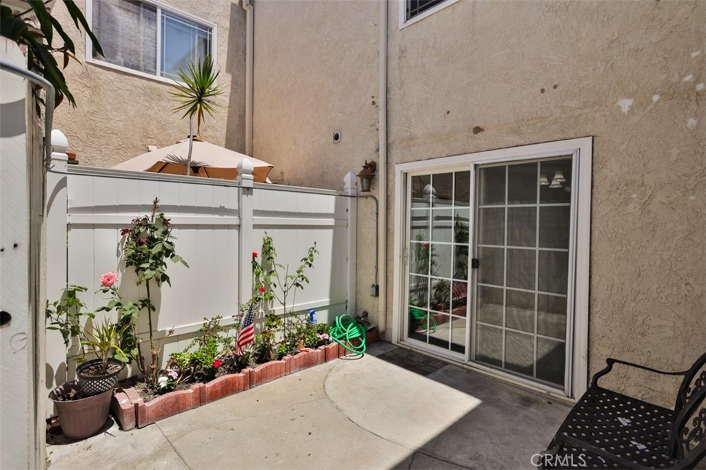 13835 Magnolia Street