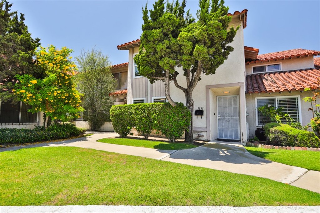 13835 Magnolia Street