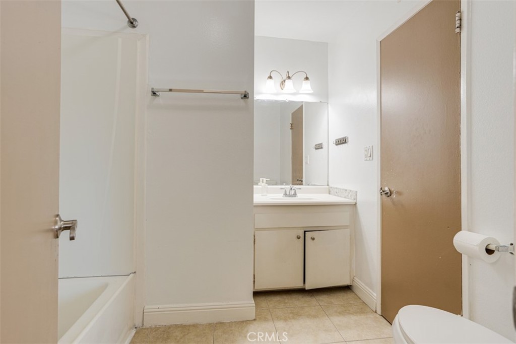 13835 Magnolia Street