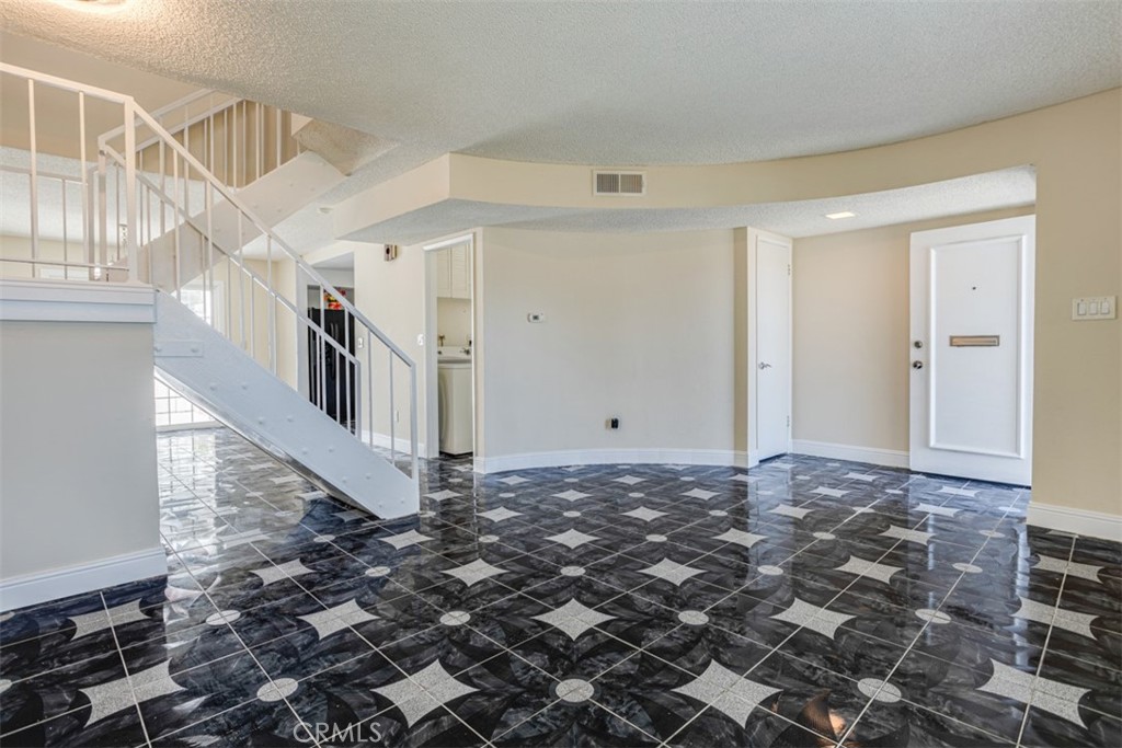 13835 Magnolia Street