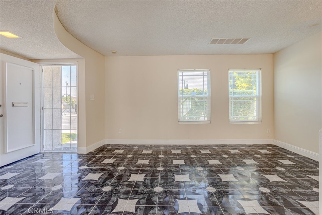 13835 Magnolia Street