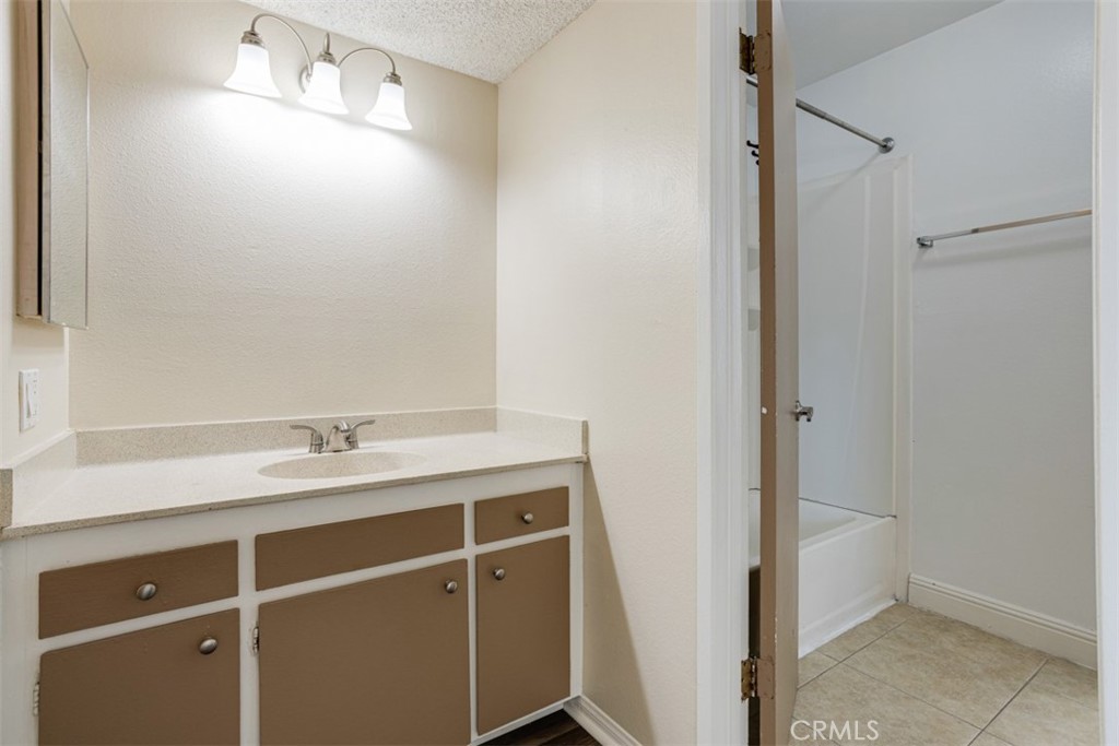 13835 Magnolia Street