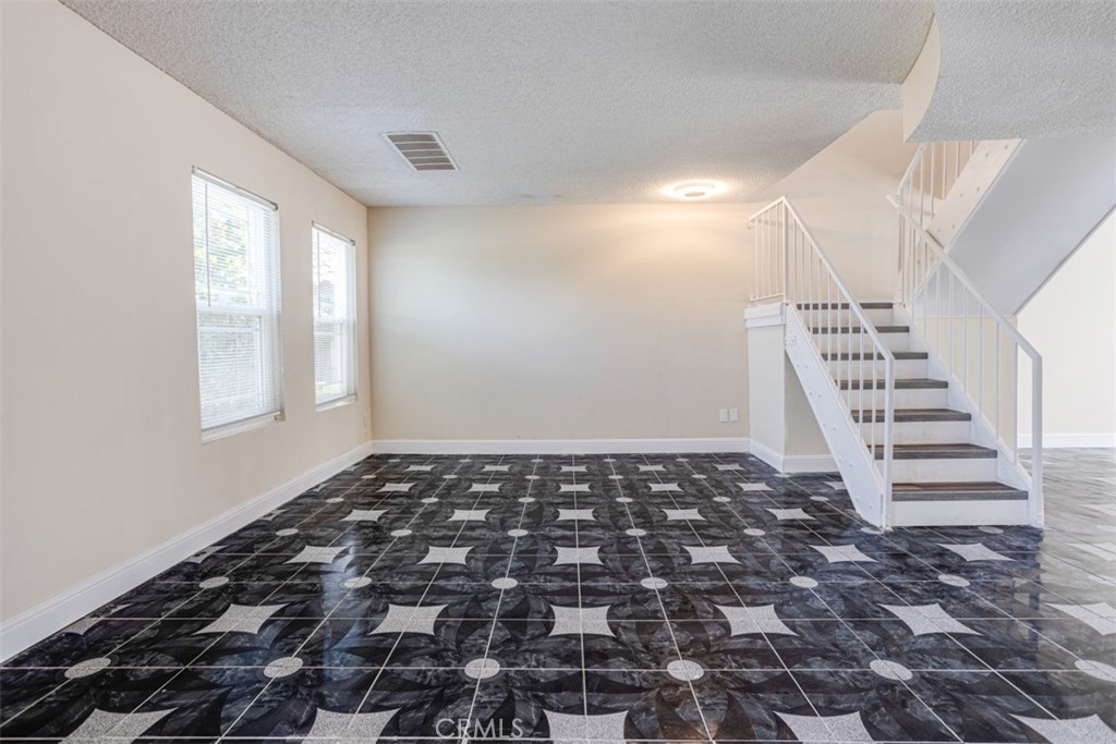 13835 Magnolia Street