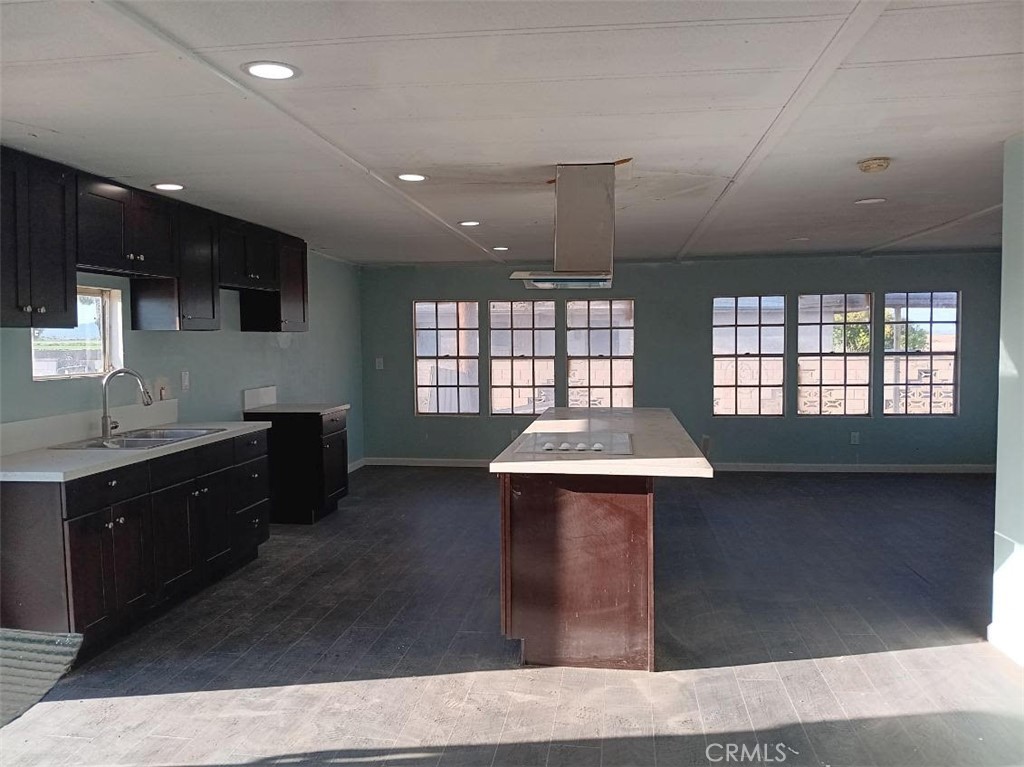 21112 N Neighbours Boulevard