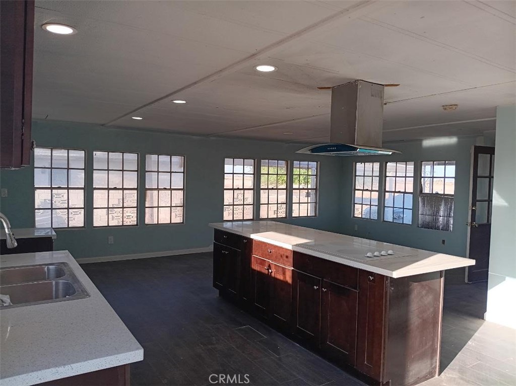 21112 N Neighbours Boulevard